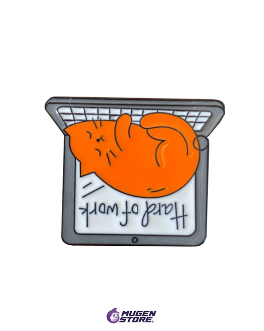 💥 Pin Gato “Hard of Work” 🐱🖥️